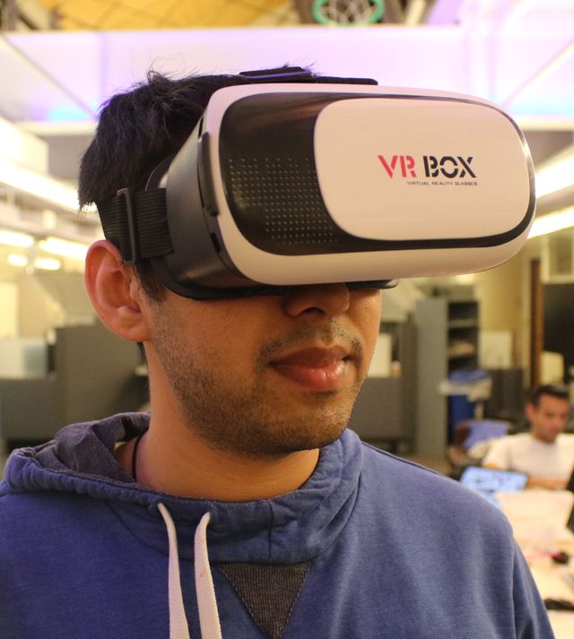 A commodity smartphone VR headset